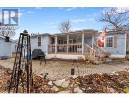 12 IROQUOIS LANE - 32