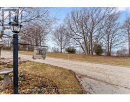 12 IROQUOIS LANE - 33