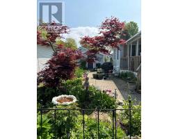 12 IROQUOIS LANE - 4