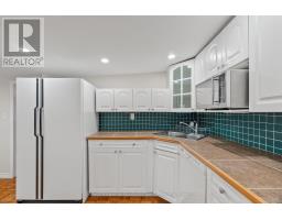 28 SUTTON DRIVE - 5