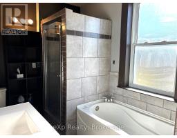28 QUEEN STREET W - 18