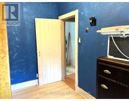 28 QUEEN STREET W - 25