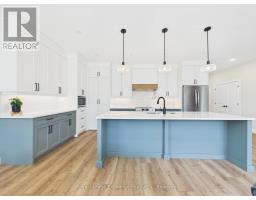 39 MERCEDES CRESCENT - 9