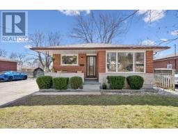 16 KENWOOD CRESCENT - 1