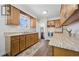 16 KENWOOD CRESCENT - 11