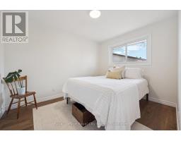 16 KENWOOD CRESCENT - 17