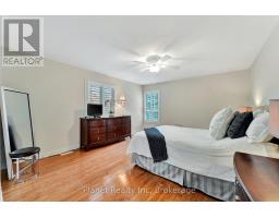 16 WINTERBERRY LANE - 15