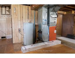 458523 8 CONCESSION - 25