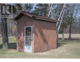 458523 8 CONCESSION - 32