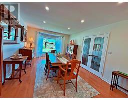 524 LYNDEN CRESCENT - 12