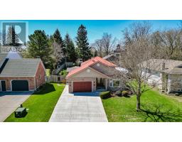 524 LYNDEN CRESCENT - 2