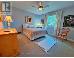 524 LYNDEN CRESCENT - 23