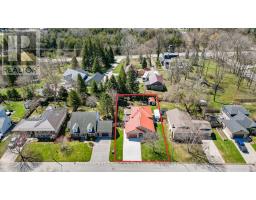 524 LYNDEN CRESCENT - 4