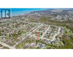 524 LYNDEN CRESCENT - 5