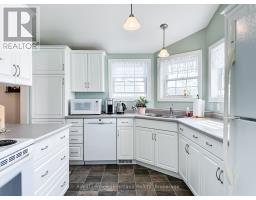 22 ALGONQUIN LANE - 12