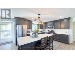10 BAYFIELD STREET E - 13