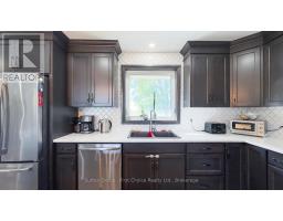 10 BAYFIELD STREET E - 17
