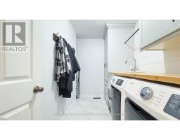 10 BAYFIELD STREET E - 31