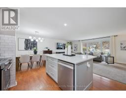 22 CRESTWOOD DRIVE - 10
