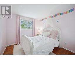 22 CRESTWOOD DRIVE - 18