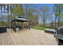 22 CRESTWOOD DRIVE - 31