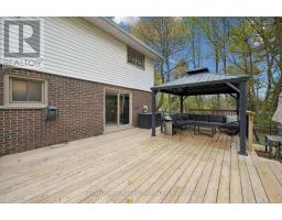 22 CRESTWOOD DRIVE - 32