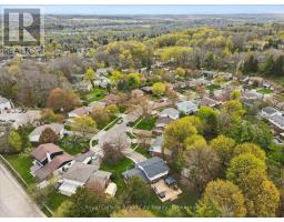 22 CRESTWOOD DRIVE - 38