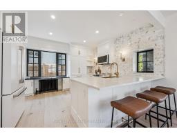 87 UNIVERSITY AVENUE W - 16