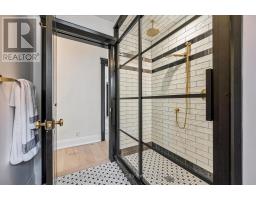 87 UNIVERSITY AVENUE W - 26