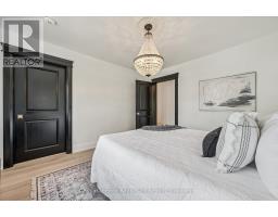 87 UNIVERSITY AVENUE W - 29