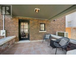 87 UNIVERSITY AVENUE W - 4