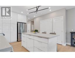102 - 32 BRUNEL ROAD - 28