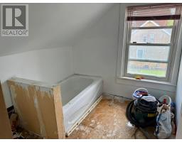 34 MCGIVERN STREET W - 17
