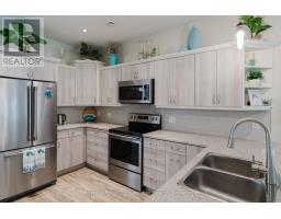 3 - 246 GREY STREET S - 17
