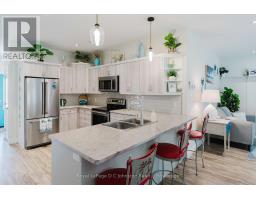 3 - 246 GREY STREET S - 18