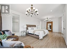 27 VARDON DRIVE - 28