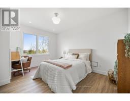 27 VARDON DRIVE - 32