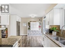 51 CLEMENS AVENUE - 14