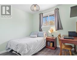 51 CLEMENS AVENUE - 17