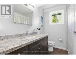 51 CLEMENS AVENUE - 24