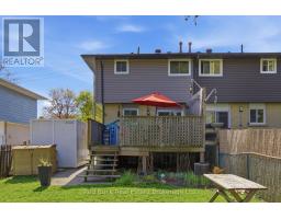 51 CLEMENS AVENUE - 28
