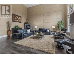 151 HURON ROAD - 13