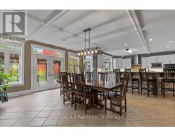 151 HURON ROAD - 16