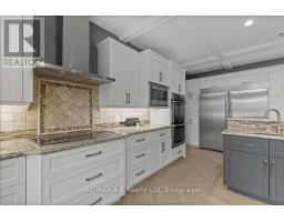 151 HURON ROAD - 19
