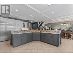 151 HURON ROAD - 20