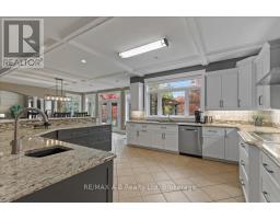 151 HURON ROAD - 21