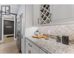 151 HURON ROAD - 24