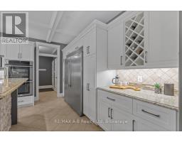 151 HURON ROAD - 25