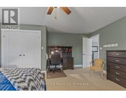 151 HURON ROAD - 33
