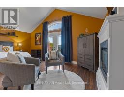 151 HURON ROAD - 36
